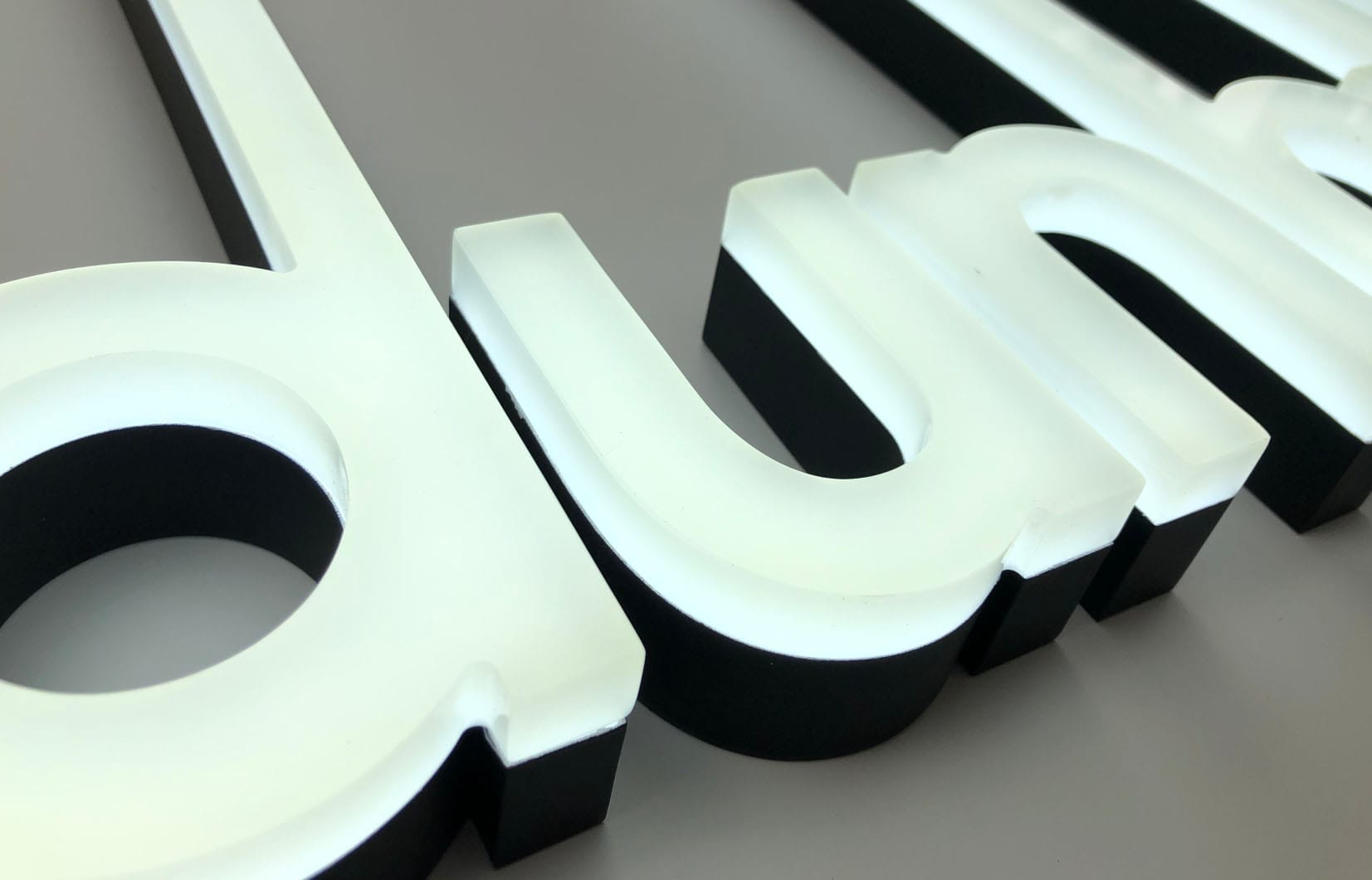 Lettres 3D RM-500 PRO diffusion totale